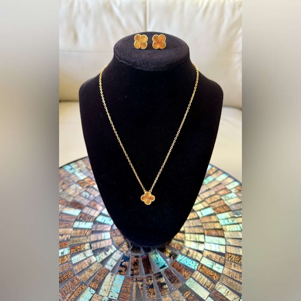 Elegant Gold plated Clover Necklace and earrings set.